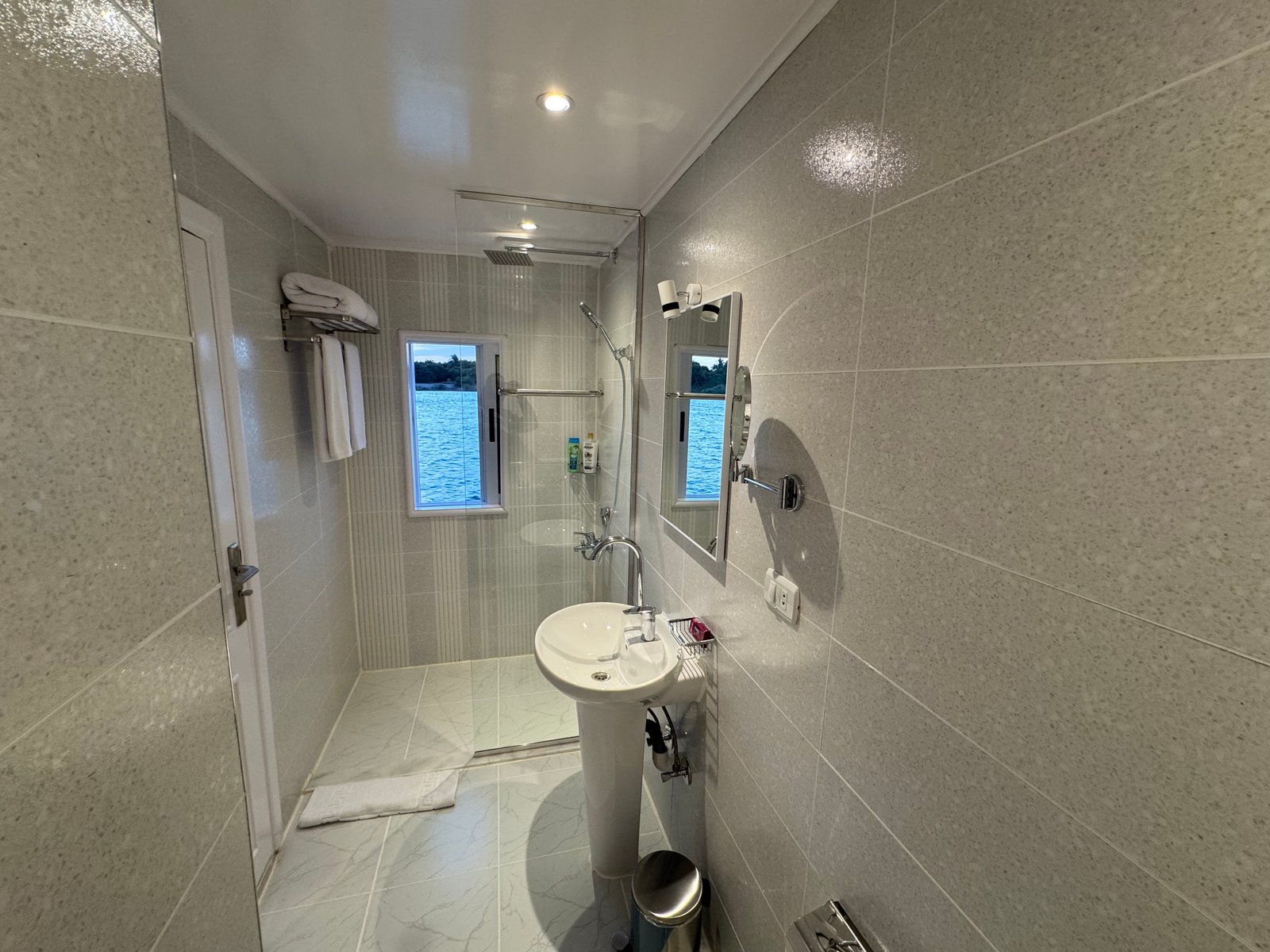 Soul of the Nile luxury bathroom photo 3